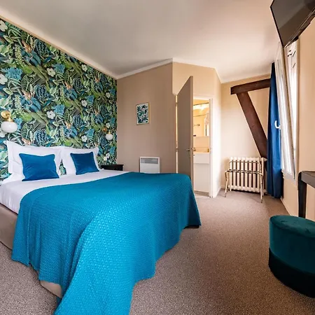 Azur Hotel 2*