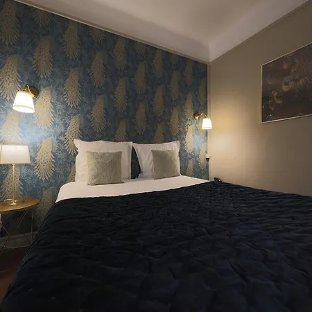 Azur 2* Reims