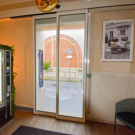 Hotel Azur 2*