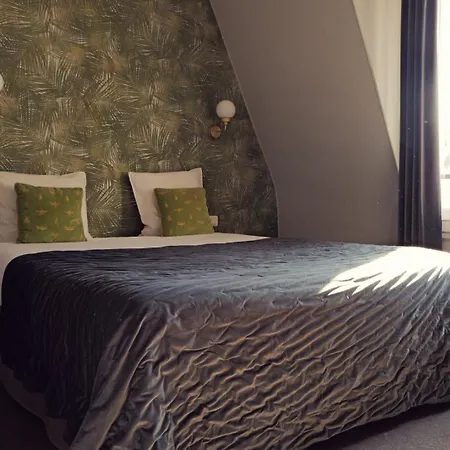 Azur Hotel
