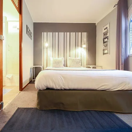 Azur Hotel 2*